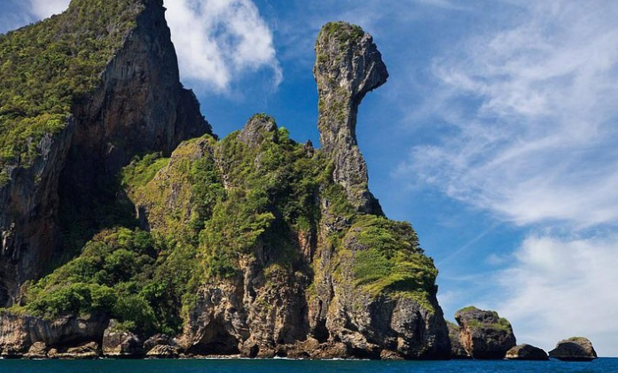 Pulau Mirip Ayam Kalkun di Thailand